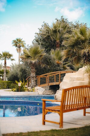 3 outdoor pools, open 7:00 AM to 7:00 PM, free cabanas, pool umbrellas