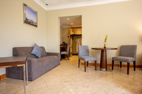 Dubai Marine Beach Resort Spa - Image 61