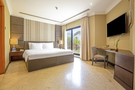 Dubai Marine Beach Resort Spa - Image 45