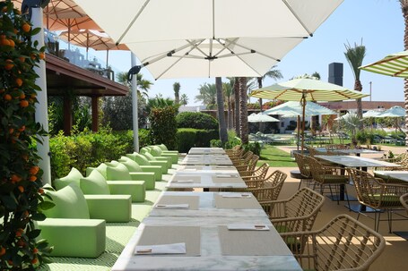 Dubai Marine Beach Resort Spa - Image 69