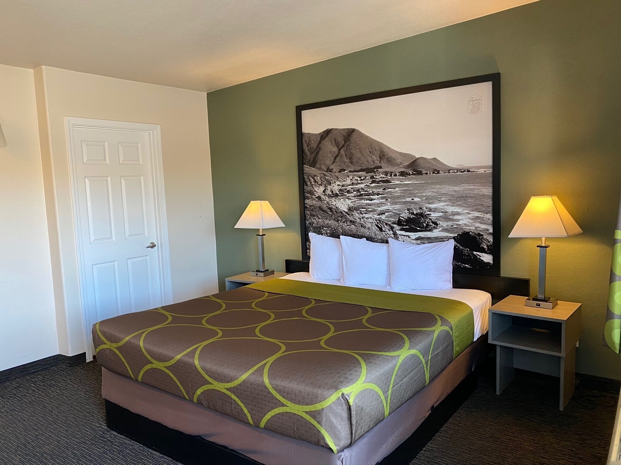 Foto - Super 8 by Wyndham Monterey