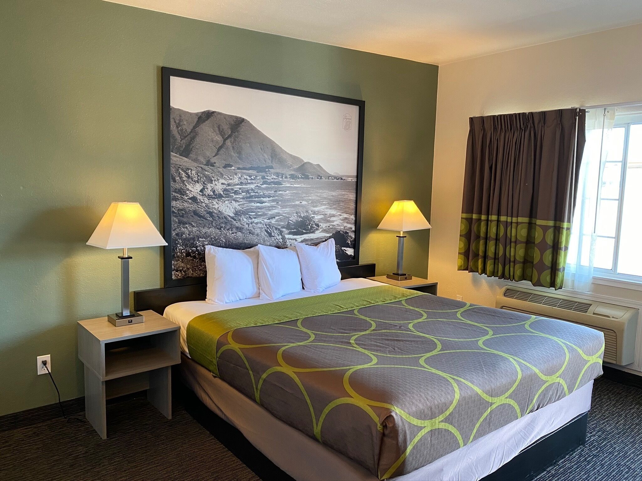 Foto - Super 8 by Wyndham Monterey