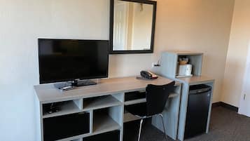 Standard Room, 1 King Bed, Non Smoking | Desk, free cribs/infant beds, free WiFi, bed sheets