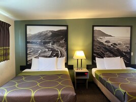 Escritorio, cunas gratuitas, wifi gratis y ropa de cama 