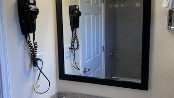 Double Room, 2 Double Beds | Bathroom sink