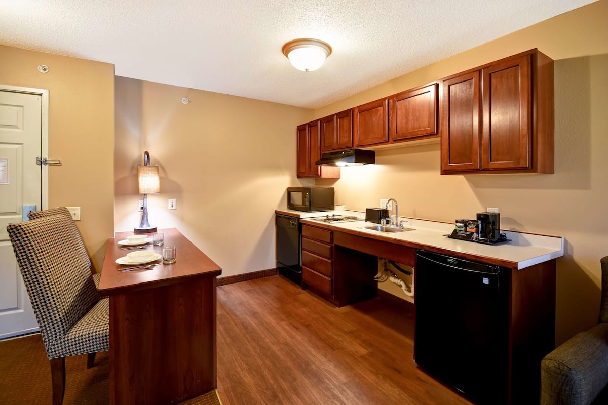 studio suite, 1 queen bed, accessible, non smoking (ada) | private kitchenette | full-sized fridge, microwave, stovetop, dishwasher