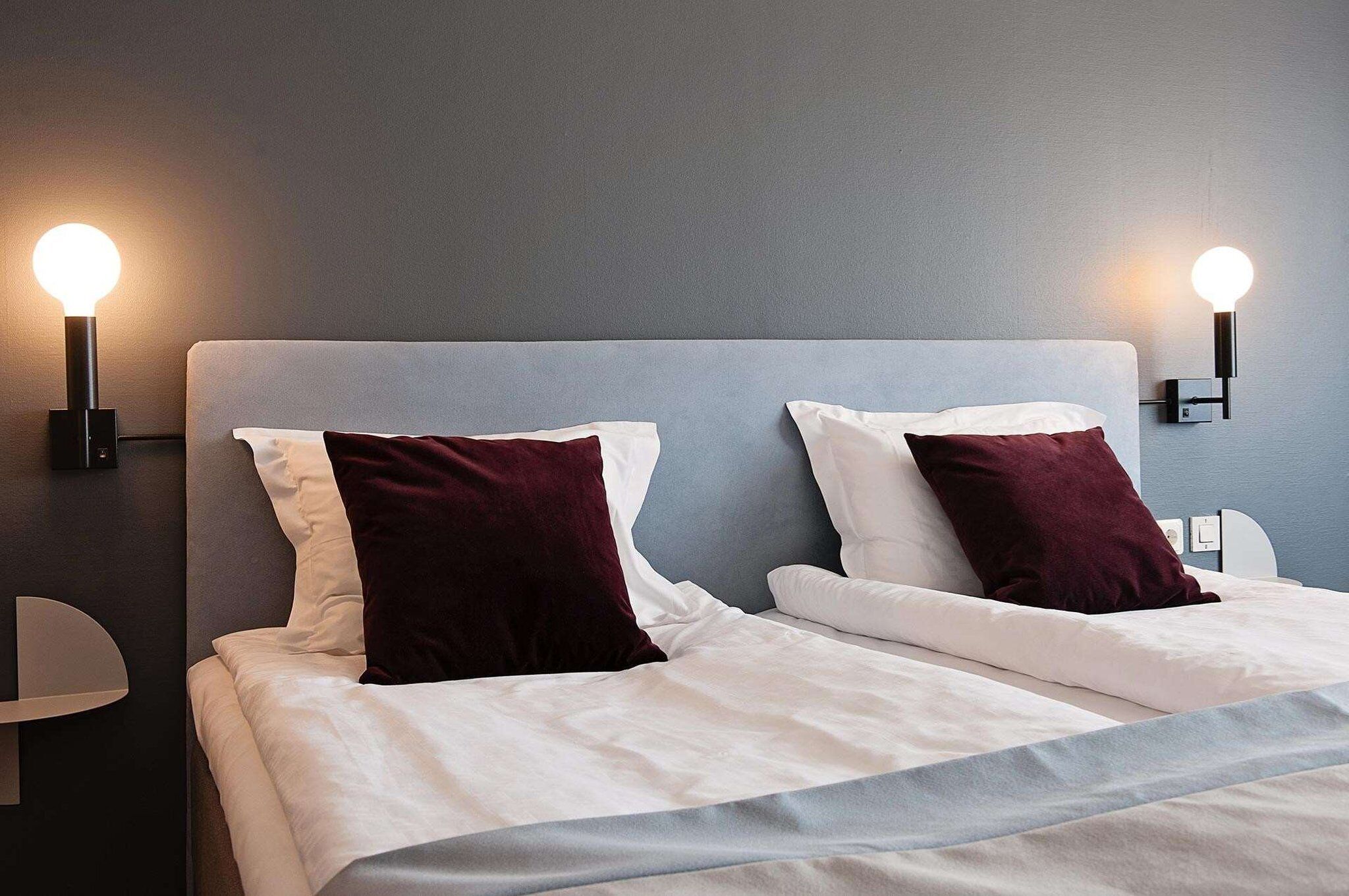 hypo-allergenic bedding, in-room safe, desk, blackout curtains