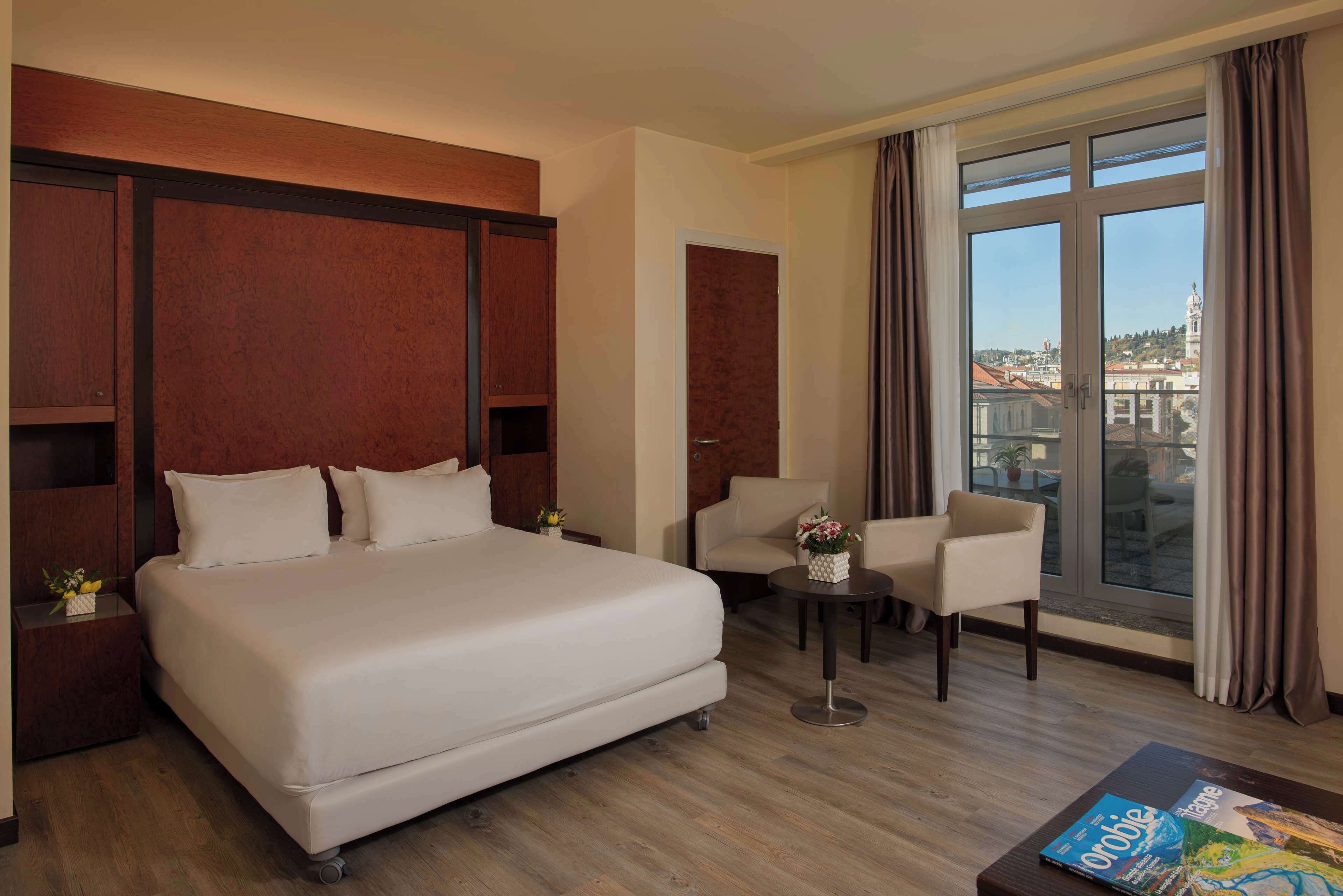 Minibar, una cassaforte in camera, una scrivania, insonorizzazione