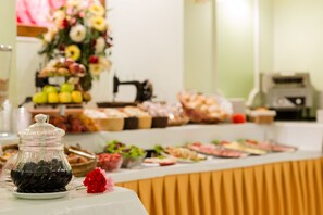 Daily buffet breakfast for a fee - Hotel Palazzo Vecchio (Florence)