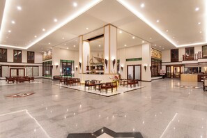 Coin salon dans le hall