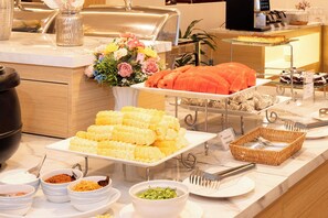 Daily buffet breakfast for a fee - Jomtien Thani Hotel (Pattaya)