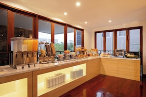 Daily buffet breakfast for a fee - Jomtien Thani Hotel (Pattaya)
