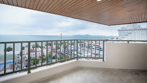 Unclassified image, 3 of 107, button - Jomtien Thani Hotel (Pattaya)