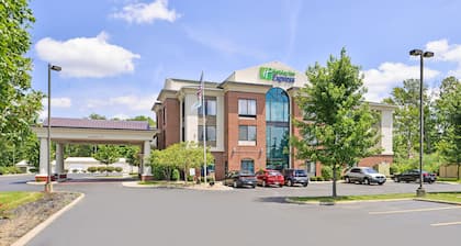 Holiday Inn Express & Suites North Lima by IHG