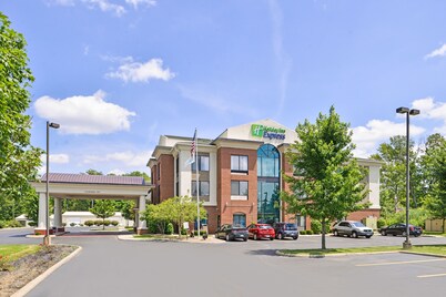Holiday Inn Express & Suites North Lima by IHG