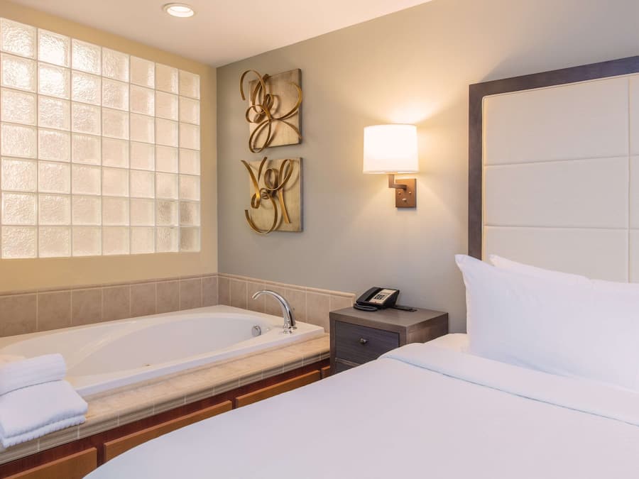 Svit - 1 kingsize-säng - icke-rökare - bubbelbad (Walk-in Shower;with Sofabed) | Sängtillbehör av högsta kvalitet och minibar