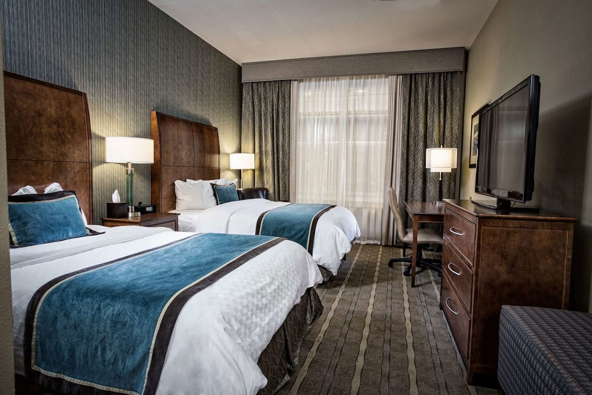 Premium bedding, minibar, in-room safe, iron/ironing board