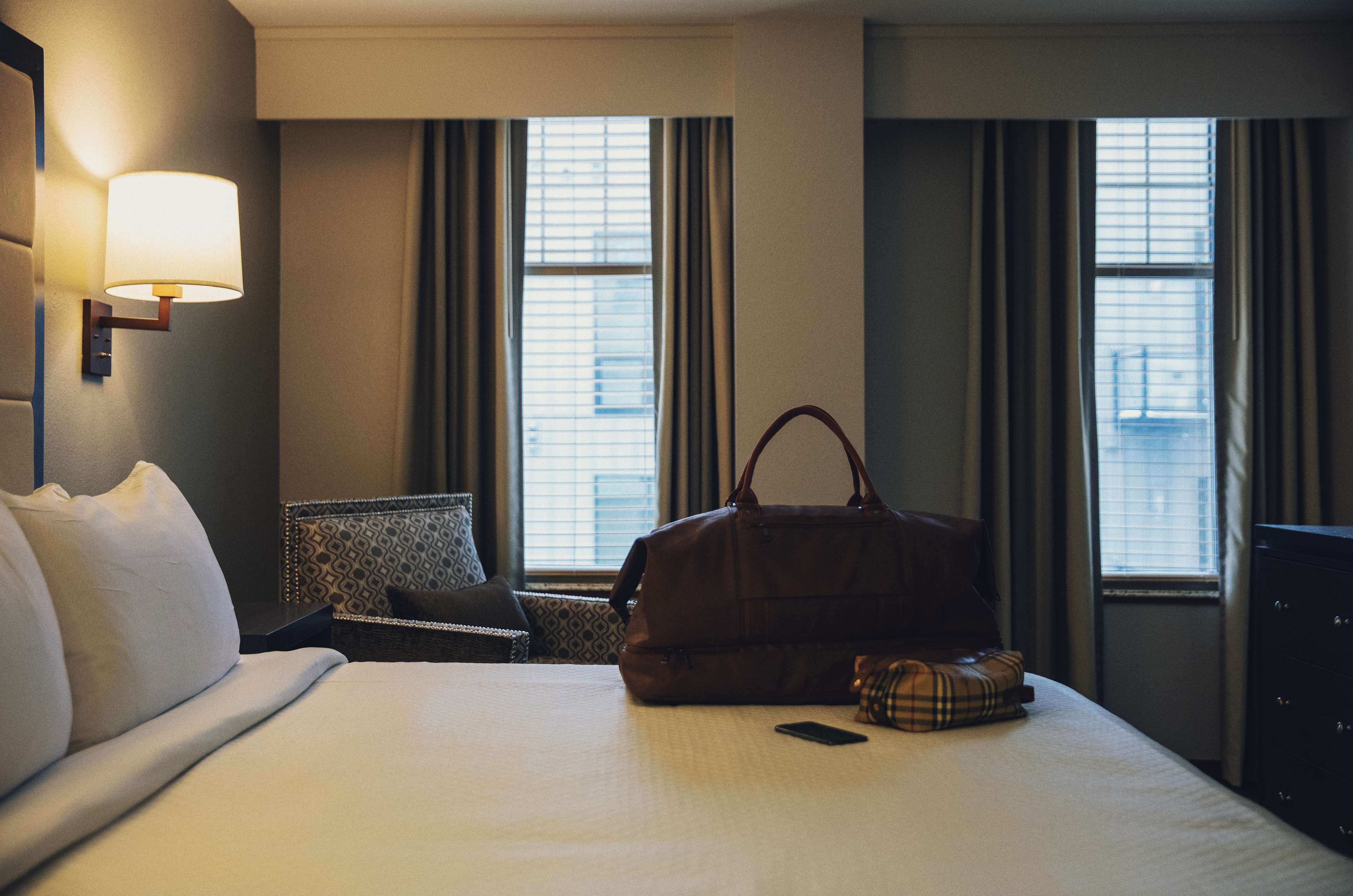 suite, 1 king bed, non smoking, jetted tub (walk-in shower;with sofabed) | premium bedding, minibar, in-room safe, iron/ironing board