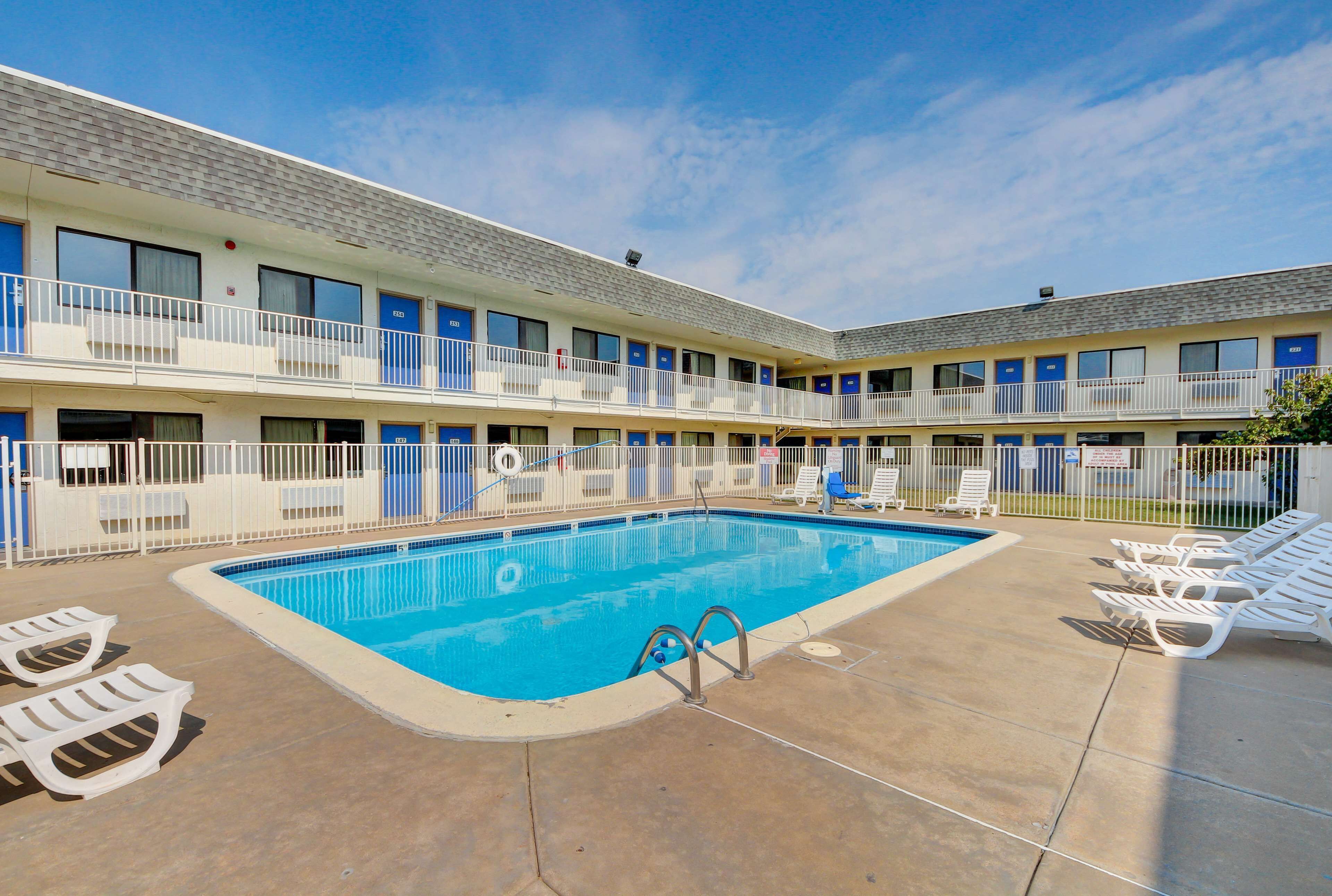 Sæsonbestemt udendørs pool