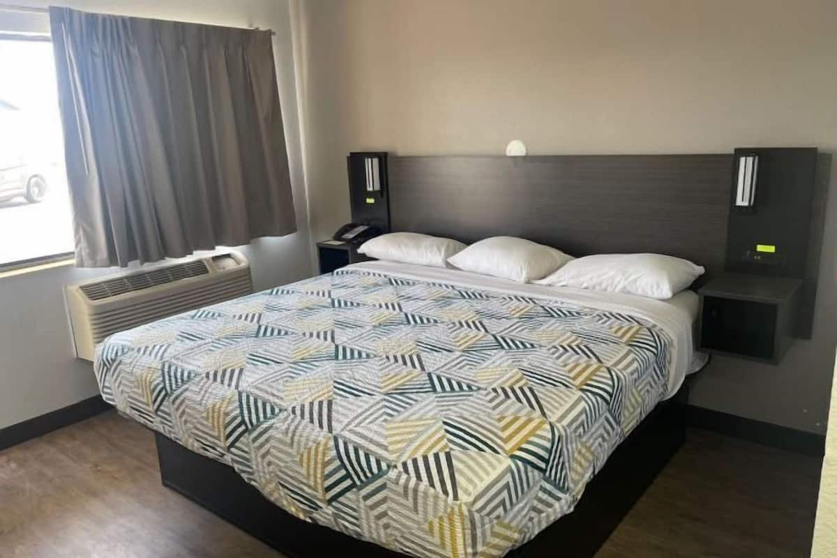 WiFi (free), alarm clocks, bed sheets