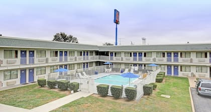 Motel 6 San Marcos, TX