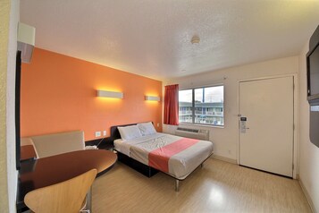 Standard Room, 1 Queen Bed, Non Smoking | Free cots/infant beds, free WiFi, bed sheets