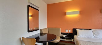 Motel 6 San Marcos, TX