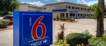 Motel 6 Bradenton, FL