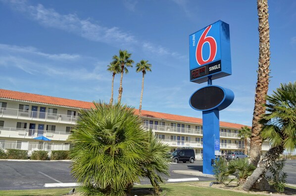 Motel 6 Twentynine Palms, CA, Twentynine Palms: Info, Photos, Reviews