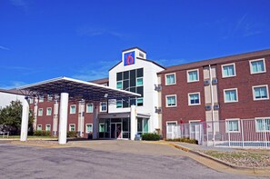 Terrace/patio - Motel 6 West Des Moines, IA (West Des Moines)