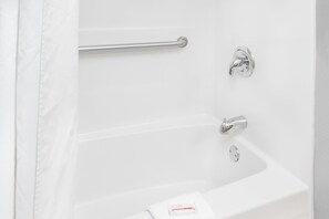 Kamar, 1 Tempat Tidur King, akses difabel, Bebas Asap Rokok | Kamar mandi | Kombinasi shower/bathtub dan perlengkapan mandi gratis