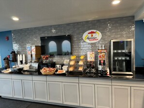 Free daily continental breakfast