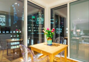 Premium Studio | Living area