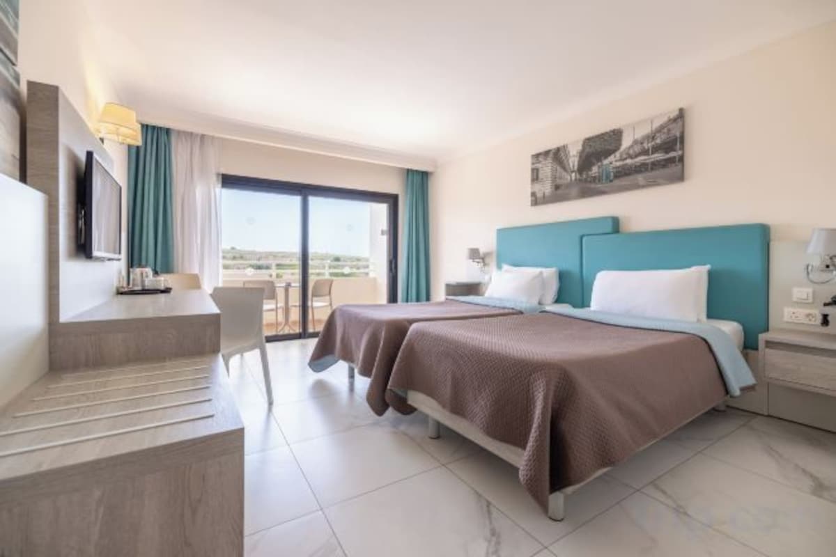 Quadruple Room with Land View
