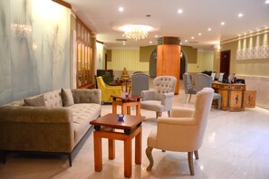 Couples treatment rooms, sauna, steam room, body treatments