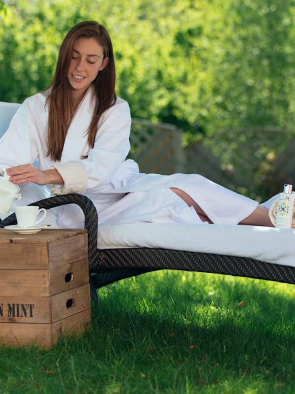 Couples treatment rooms, sauna, hot tub, steam room, body treatments