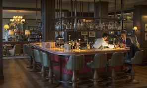 3 bars/lounges, poolside bar