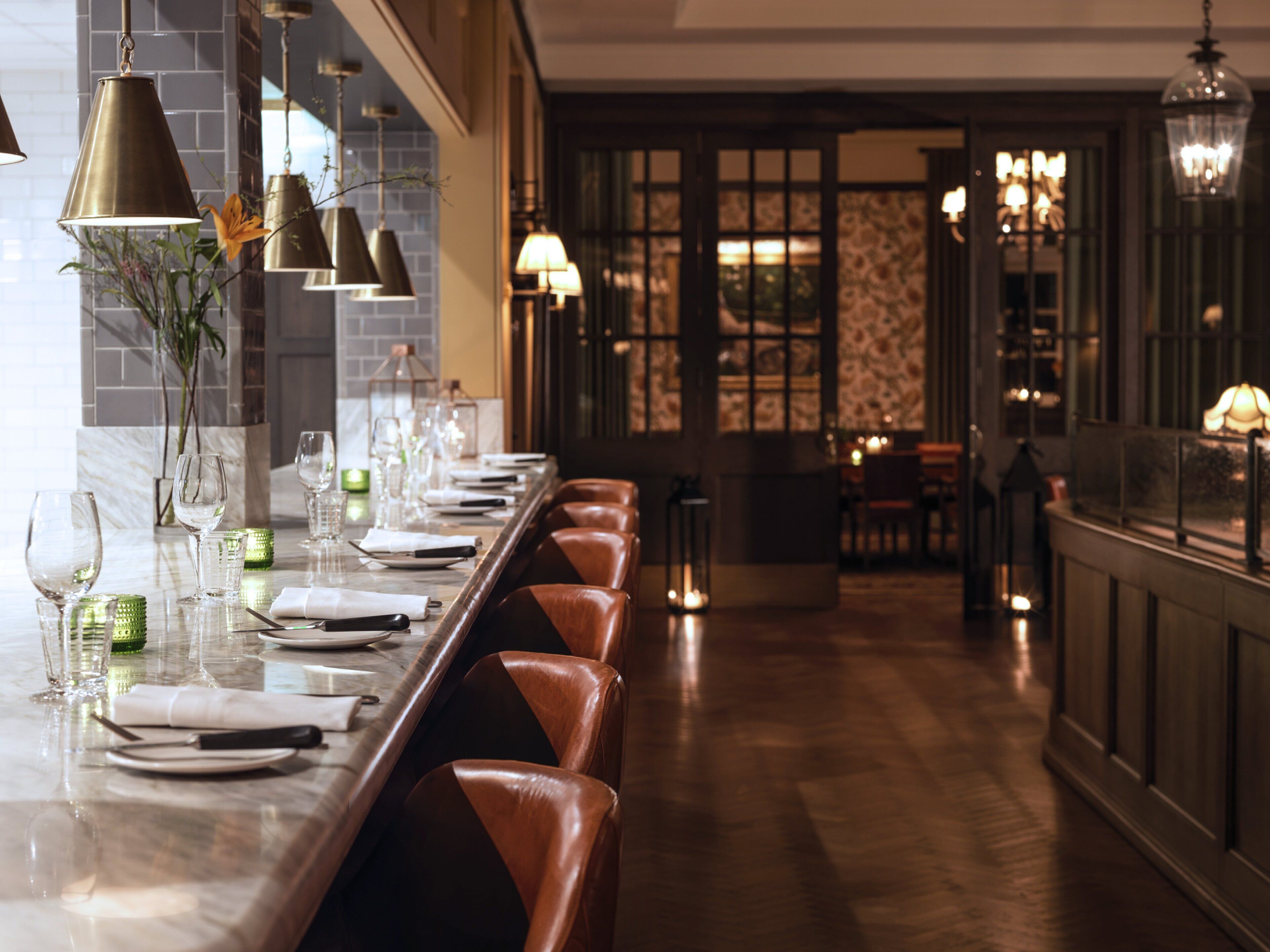 2 restaurants, breakfast, lunch, dinner served; british cuisine