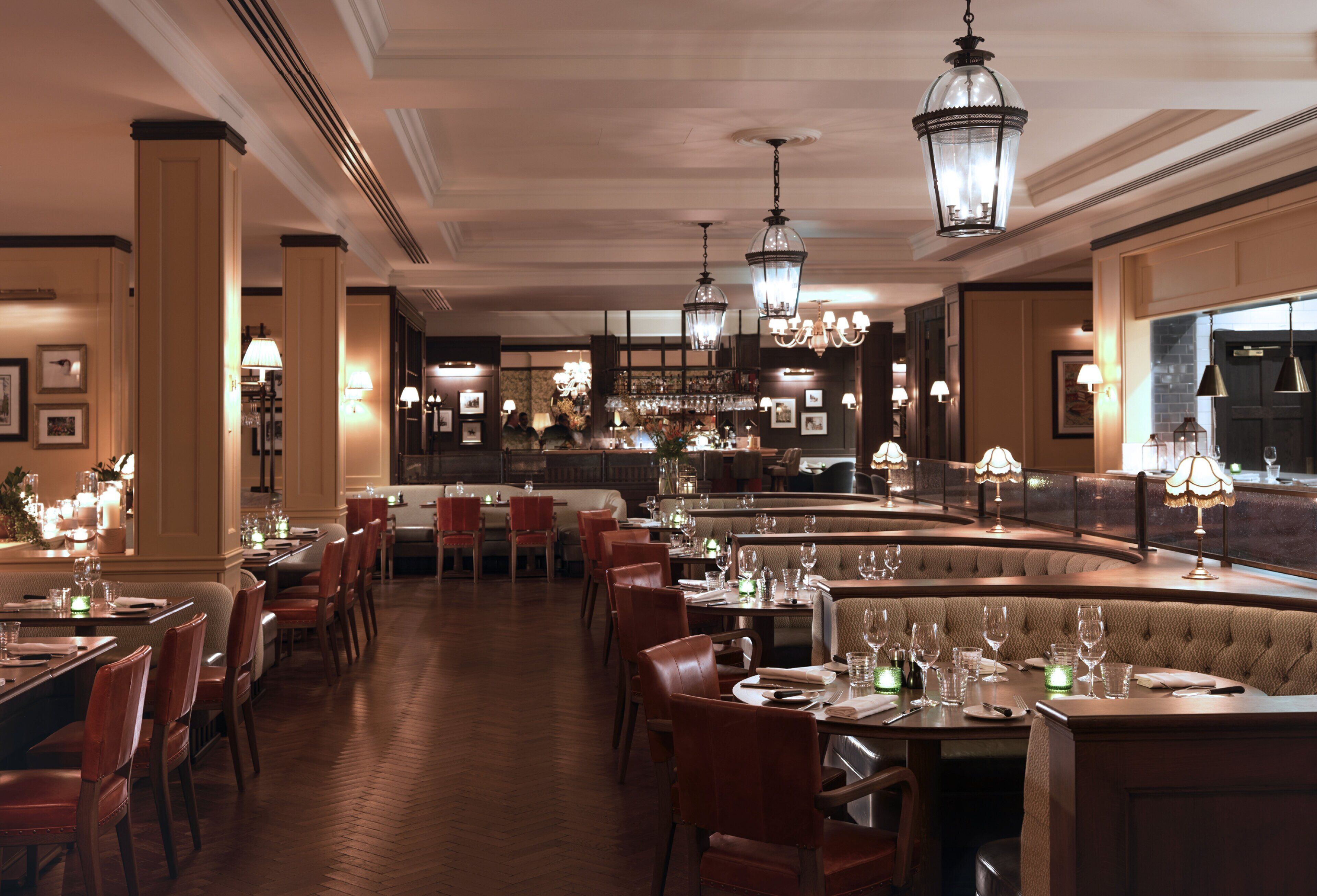 2 restaurants; breakfast, lunch and dinner served 