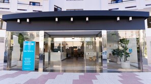 Property entrance - BLUESEA Costa Serena (Torremolinos)