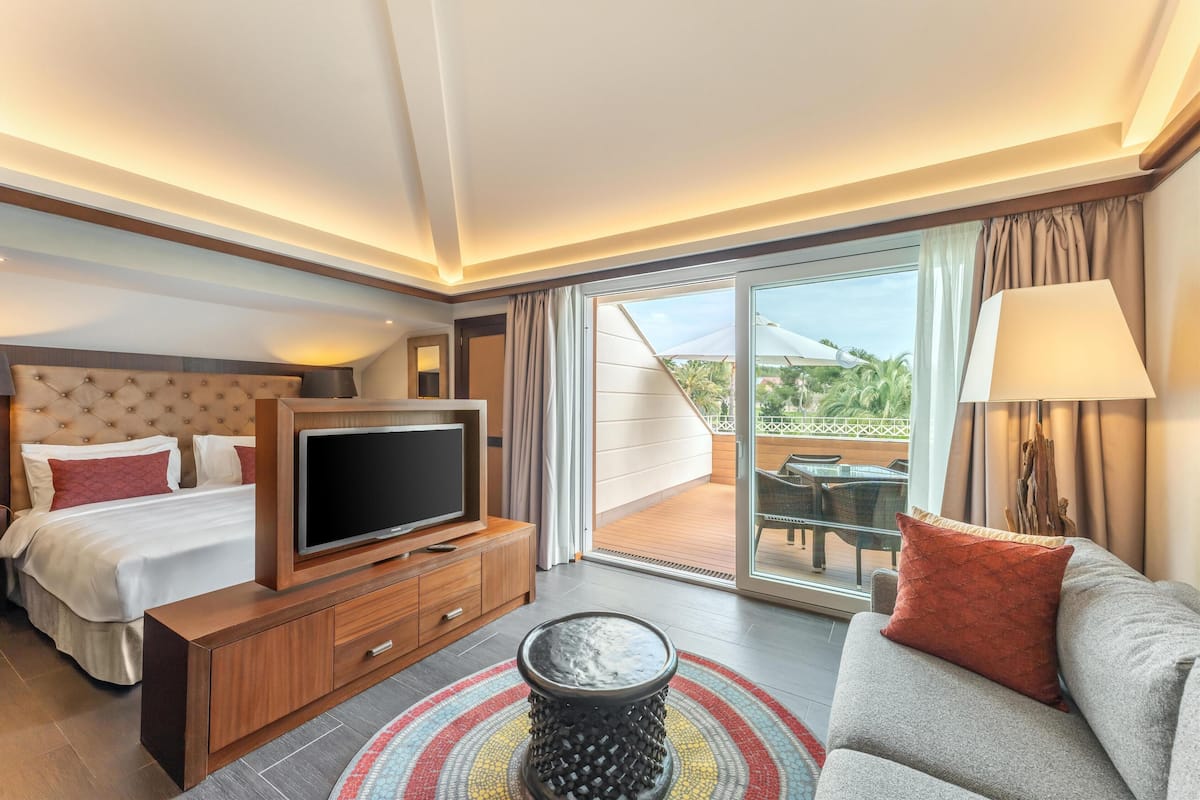 Junior Suite (African)