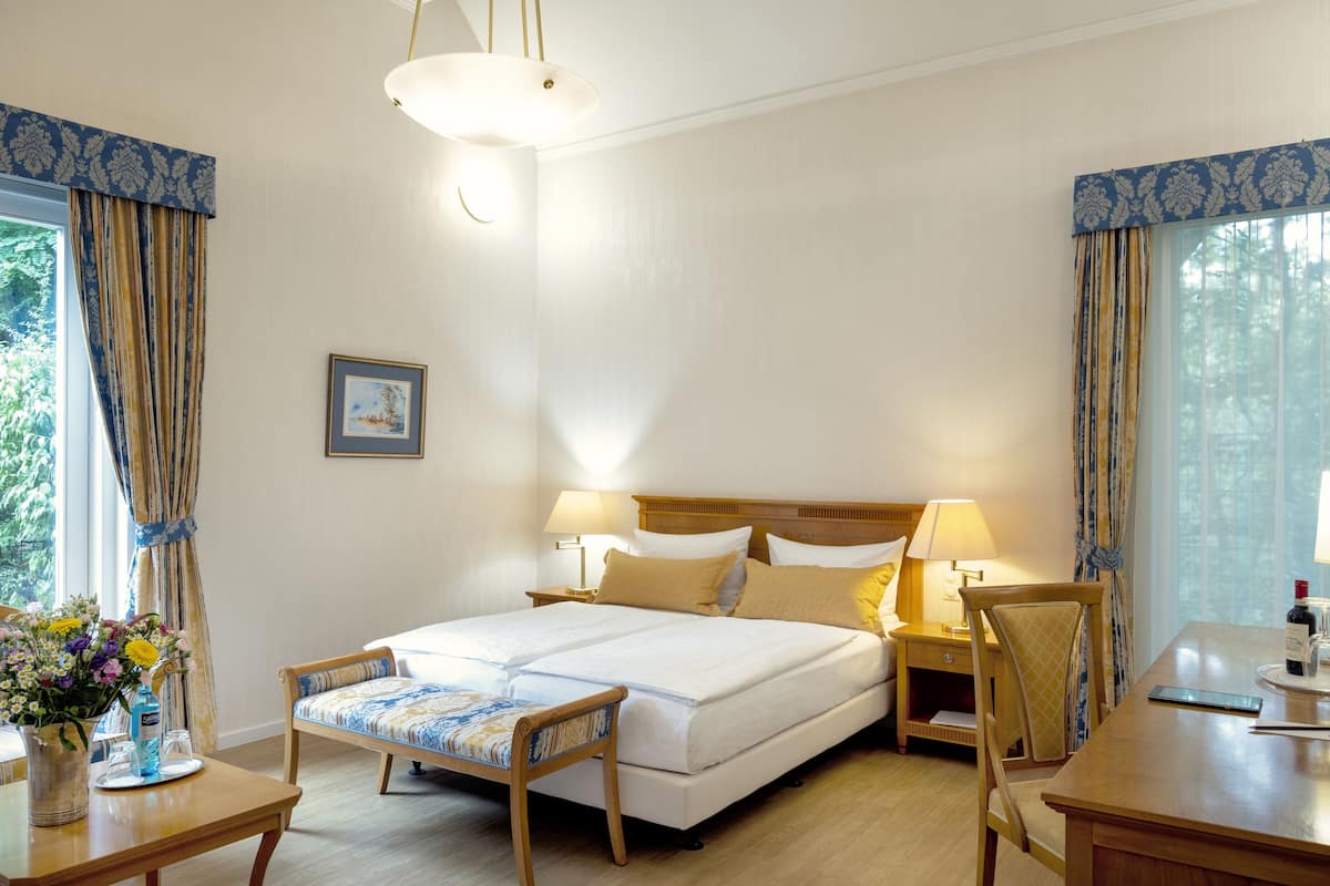 Chambre double | Literie hypoallergénique, minibar, coffre-fort, bureau