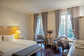 Chambre | Salle de séjour | Téléviseur