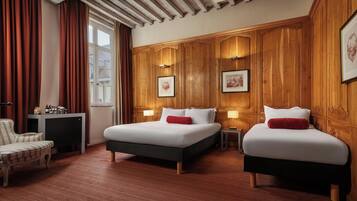 Chambre, 1 lit double | Literie de qualité supérieure, surmatelas, minibar
