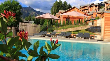 Outdoor pool, sun loungers