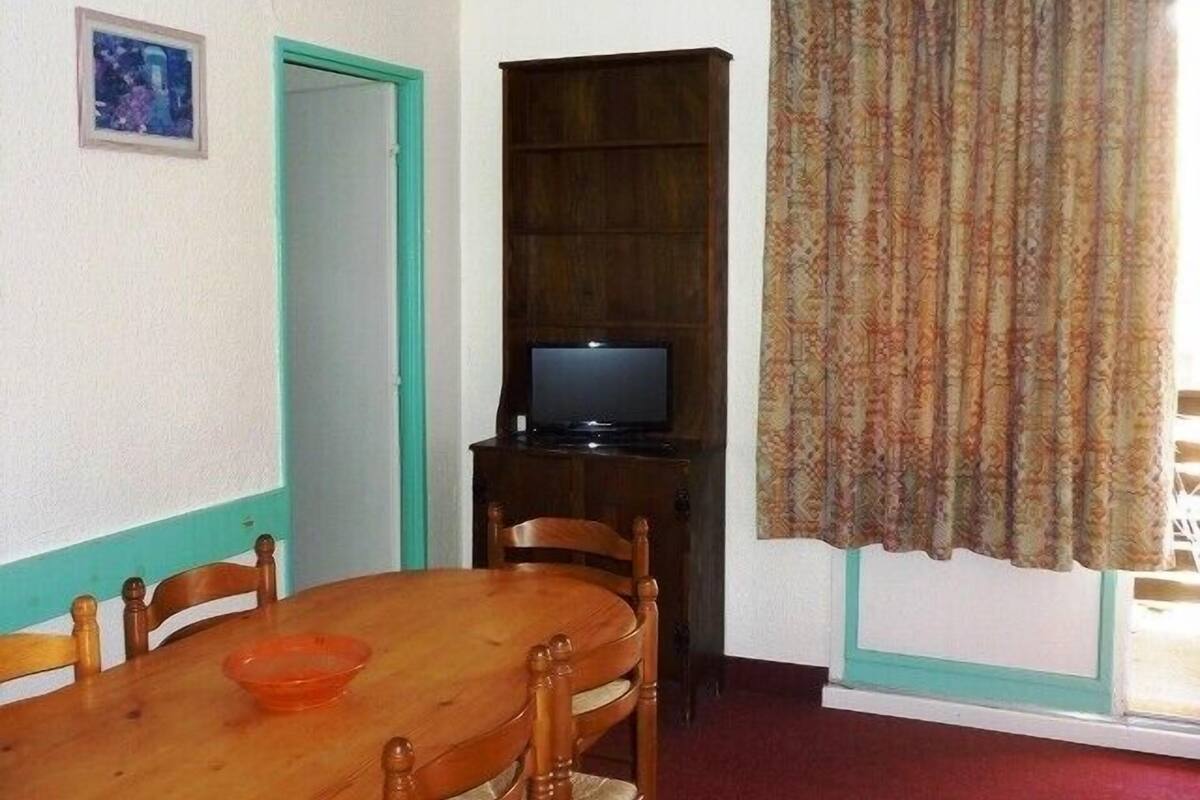 Standard-Apartment, 1 Schlafzimmer | Essbereich im Zimmer