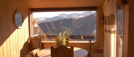 Chalet, 3 camere da letto, vista valle (10) | Servizio in camera - Ristorazione