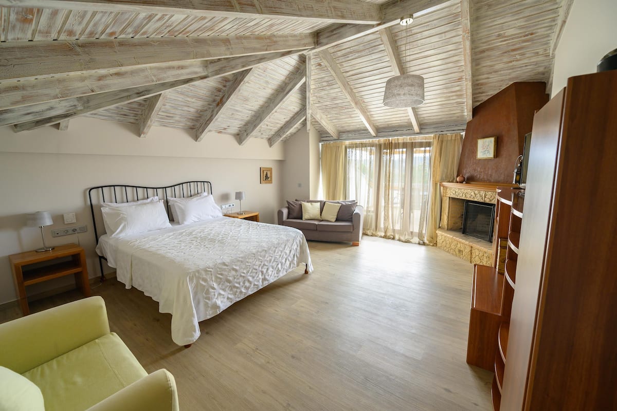 Superior Apartment, Non Smoking, Valley View | 1 bedroom, minibar, in-room safe, laptop workspace