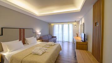 Superior Family Room, Garden View | 1 kamar tidur, minibar, brankas, dan ruang kerja ramah laptop