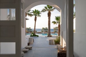 Interior entrance - Kamari Beach Hotel (Santorini)